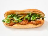 つくねトマト煮のバインミー（Meatball in Tomato Sauce）