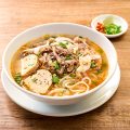 旨辛！ニュー・ブン・ボー・フエ / Spicy noodle soup from Huế,featuring beef, pork,lemongrass, and rich umami broth